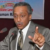 வழக்கறிஞர்களை தண்டிக்கும்போது மாற்றி யோசிக்க வேண்டும்: நீதிபதி