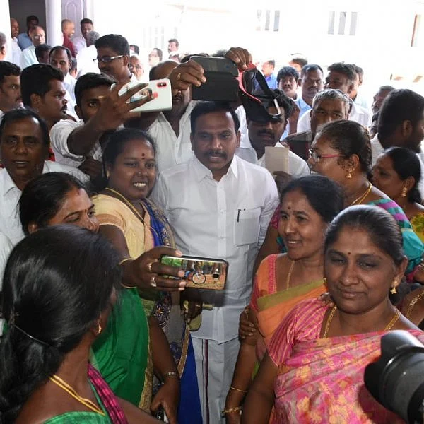 5 ஆண்டுகளில் பெரிய மாற்றமில்லை - நீலகிரி தொகுதி தி.மு.க வேட்பாளர் ஆ.ராசாவின் சொத்துப் பட்டியல்
