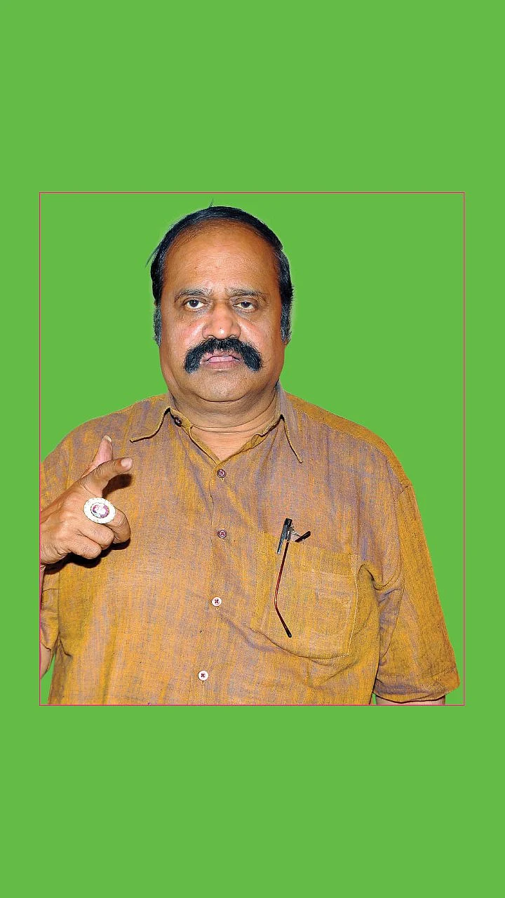 சசிகலாவும் இளவரசியும் சிறையில் கஷ்டப்படுகிறார்கள்!