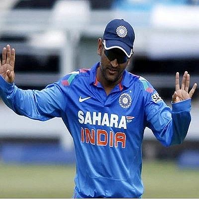 ஆஸி தோல்விக்கு முற்றுப்புள்ளி வைக்க தோனிக்கு 5 அறிவுரைகள்!