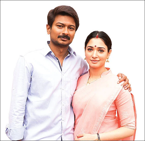 “விருதுகளுக்காகக் காத்திருக்கிறோம்!”