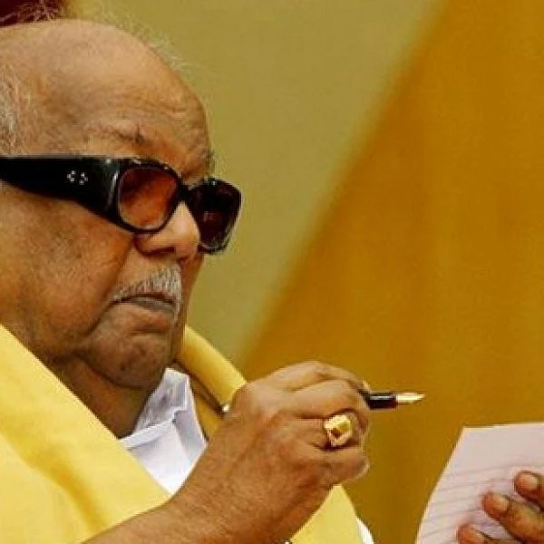 ``ஒரே பள்ளி, ஒரே பேனா... காலம் ஒரு மாயக் கண்ணாடி!" `பராசக்தி' ஆரூர்தாஸ் பகிரும் நினைவலைகள் -1