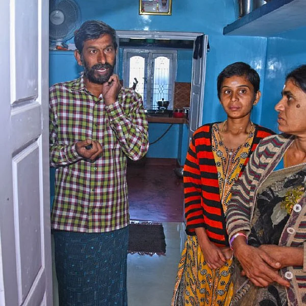 தினேஷ் குடும்பம்