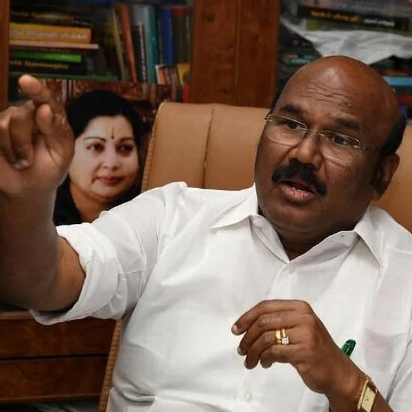 `பெட்ரோல், டீசல் விலையைக் குறைக்க இதுதான் வழி!’ - அமைச்சர் ஜெயக்குமார் யோசனை