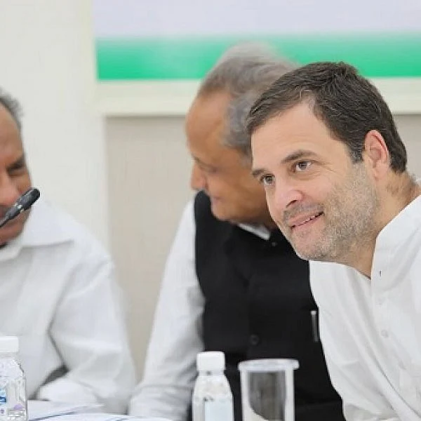 `6 மணி நேரம்தான் இருக்கிறது'- அருண் ஜெட்லிக்கு நினைவூட்டும் ராகுல் காந்தி