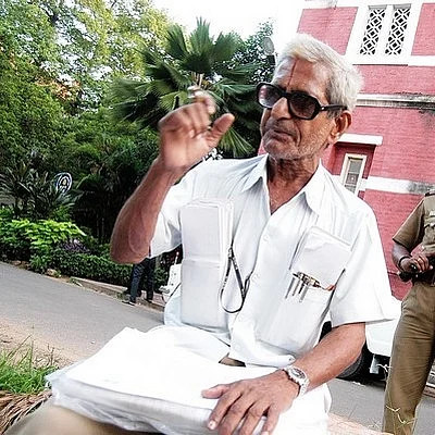 'தேர்தலை நிறுத்தப் போகிறேன், அரசியல்வாதிகளுக்கு ஒருவாரம்தான் டைம்!'