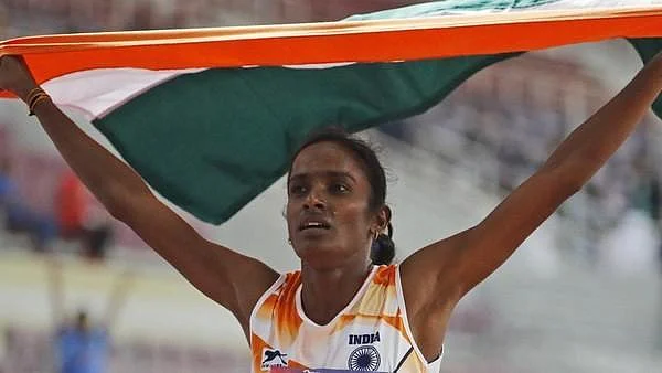 `அவரது சாதனை மிகப்பெரிய உந்து சக்தி!'-கோமதிக்கு ஒருலட்சம் ரூபாய் பரிசு அறிவித்தது அவர் படித்த கல்லூரி
