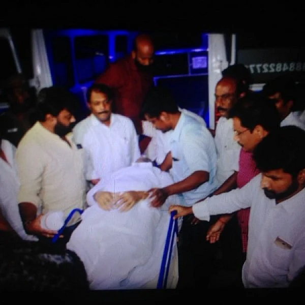 பெசன்ட் நகர் வந்தது நடராசன் உடல் - ஜெ.தீபக் அஞ்சலி!