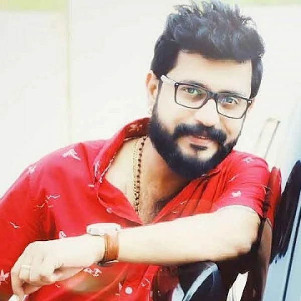 ஹீரோயின் பின்னாடி கைகட்டி நின்னுட்டிருக்கப் பிடிக்கல..! - 'ராஜா ராணி'யிலிருந்து வெளியேறிய ஈஸ்வர்
