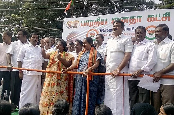 காவல்துறைக்கு தமிழிசை எச்சரிக்கை!