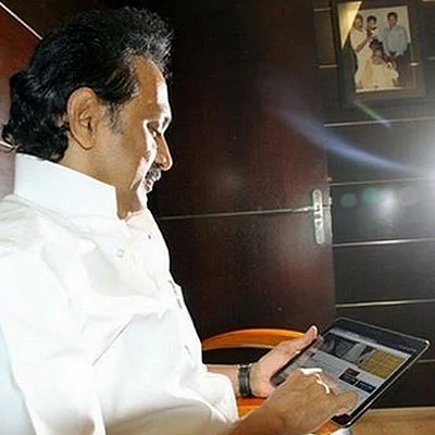 என்னுடைய முகநூல் பக்கத்தை ஜெயலலிதா பார்ப்பது மகிழ்ச்சி என்கிறார் மு.க.ஸ்டாலின்!