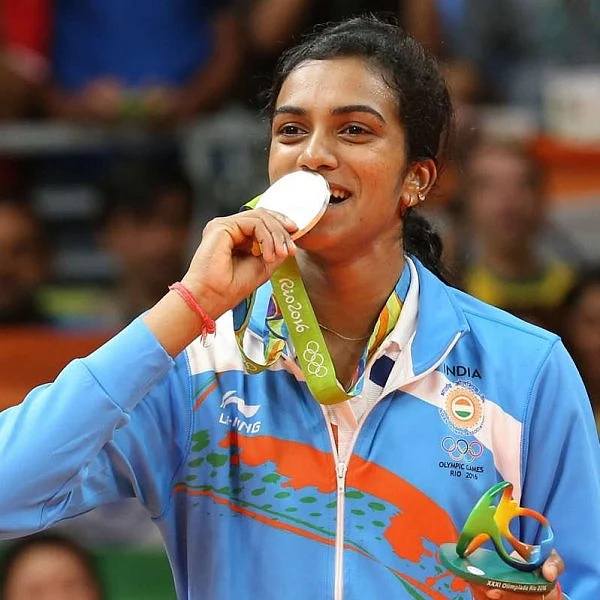 துணை ஆட்சியராகப் பொறுப்பேற்றார் பேட்மின்டன் சிந்து!