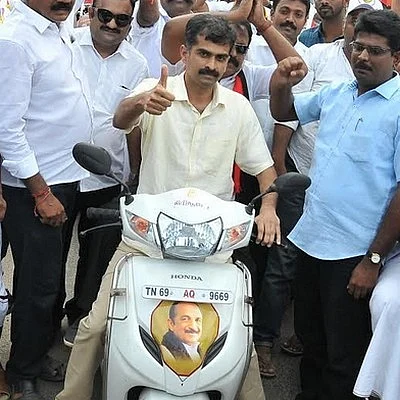 அப்பா ஒதுங்கினார் மகன் இறங்கினார்... மகிழ்ச்சியில் படபடக்கும் மதிமுக!