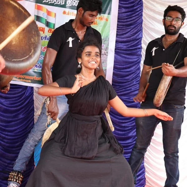பறை இசைக்கு ஏற்ப பரதம்... கலக்கும் சென்னைப் பெண்!