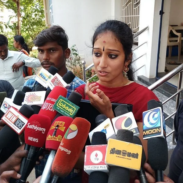 `கேரள மாணவிக்கு வலுக்கட்டாயமாக டி.சி!’ - பாரதியார் பல்கலைக்கழகத்தைச் சுற்றும் அடுத்த சர்ச்சை