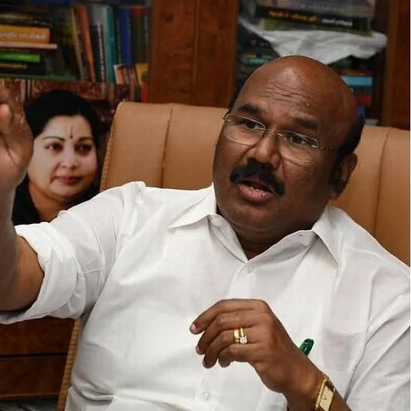 `சசிகலா குடும்பம் சாப்பிட்டதால்தான் ரூ.1 கோடிக்கு மேல் பில்’ - அமைச்சர் ஜெயக்குமார் தடாலடி
