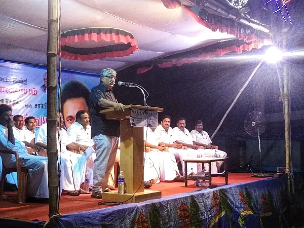 'ஒரு சதவீதமாவது நல்லது செய்துவிட்டு வாருங்கள்' - கலகலத்த சுப.வீரபாண்டியன்!