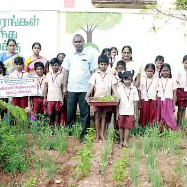 பள்ளியிலே இயற்கை விவசாயம் செய்து மாணவர்களுக்குச் சமைத்துத் தரும் அரசுப் பள்ளி..! #CelebrateGovtSchools