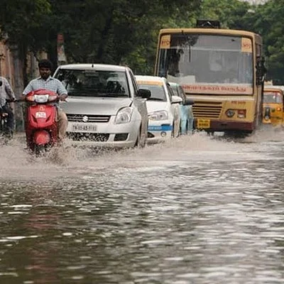 கனமழை எதிரொலி: சென்னையில் போக்குவரத்து நெரிசல்!