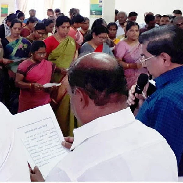 கரூர் மாவட்ட ஆட்சியர் தலைமையில் நல்லிணக்க உறுதிமொழி ஏற்பு!