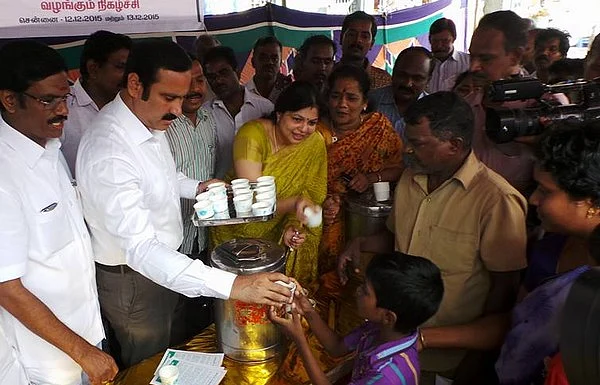 சென்னையில் நிலவேம்பு கசாயம் வழங்கும் 2 நாள் முகாம்: அன்புமணி தகவல்!