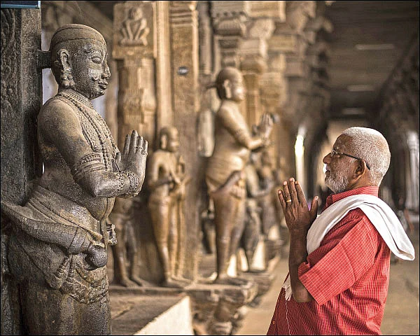 கலைஞன், மக்களுடன் உரையாட வேண்டும் - சந்ரு