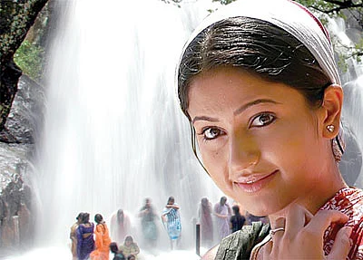 குத்தால அருவியிலே குளிச்சது போல் இருக்கணுமா..?