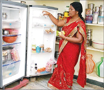 எலெக்ட்ரிக் - எலெக்ட்ரானிக் பொருட்கள்
