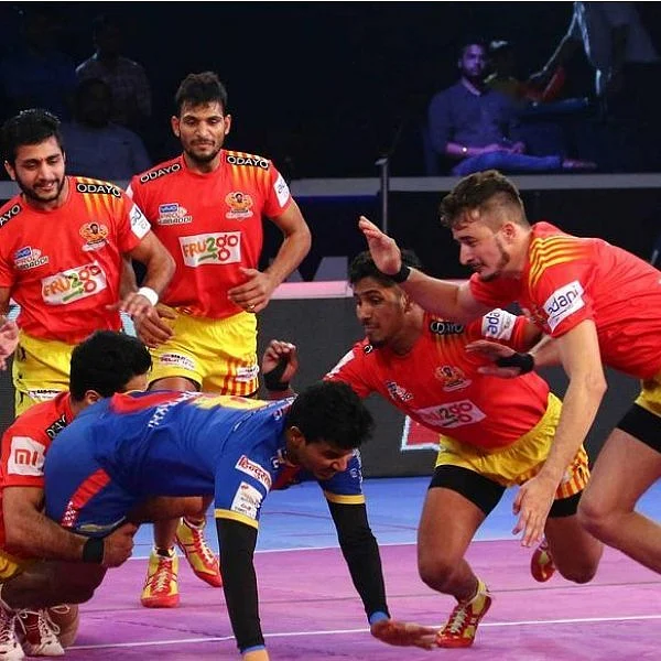 ப்ரோ கபடி இறுதியில் பெங்களூரு - குஜராத்! வெளியேறியது யூ.பி! #ProKabaddi