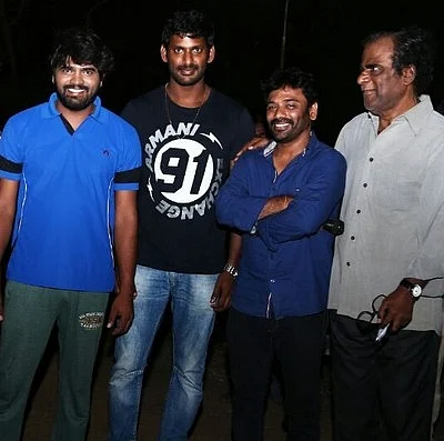 ராதாரவி இடத்தில் விஷாலின் தந்தை.