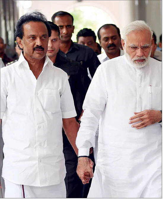 மிஸ்டர் கழுகு: ஸ்டாலினுக்கு குறிவைக்கும் மோடி! - ஐ.பி ரிப்போர்ட்... ஐ.டி ரெய்டு