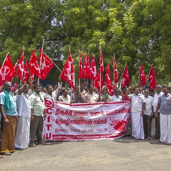மாட்டு வண்டியில் மணல் அள்ள அனுமதி வேண்டும்..! போராட்டத்தில் இறங்கிய மாட்டுவண்டித் தொழிலாளர்கள்