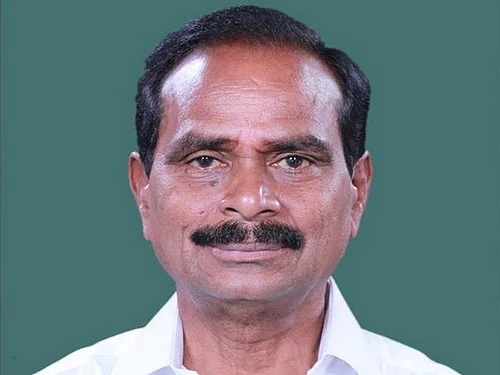 முதல்வர் உடல் நலம் பற்றி பேசினால் நாக்கை வெட்டுவேன்: அ.தி.மு.க. எம்.பி. ஆவேசம்!