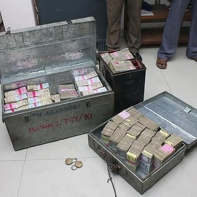 பறக்கும் படை சோதனை; சிக்கிய ரூ. 2 கோடியே 80 லட்சம் வங்கிப்பணமா