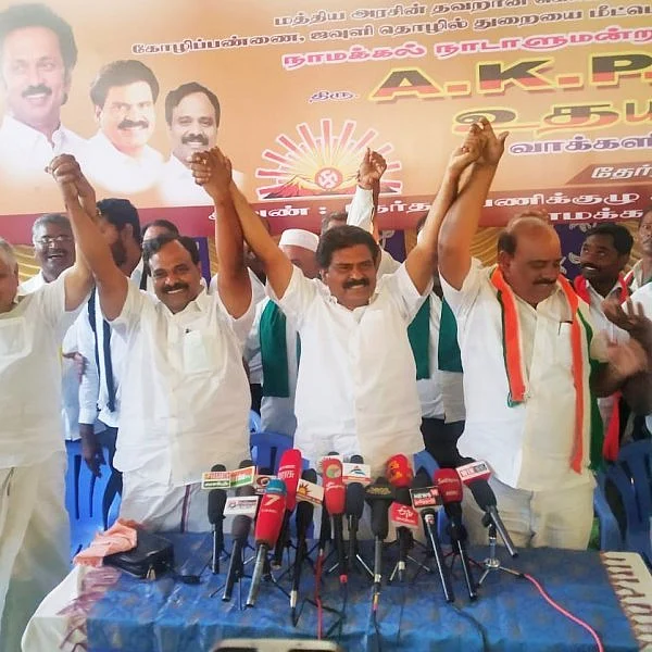 `பா.ஜ.க-வுக்கு ஆதரவானது இல்லை; ரஜினி சொன்னது பொதுவான கருத்து!' - கொங்கு ஈஸ்வரன்