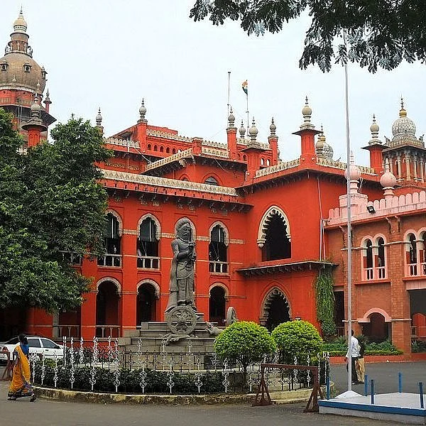 `தீர்ப்பை விமர்சிக்கலாம்; நீதிபதியை விமர்சிப்பதா?’ - உயர் நீதிமன்றம் கண்டனம்