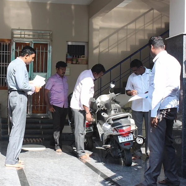`கத்தை கத்தையா பணம்' - லஞ்ச ஒழிப்பு போலீஸைப் பதறவைத்த கள்ளக்குறிச்சி ஆர்.டி.ஓ வீட்டு ரெய்டு
