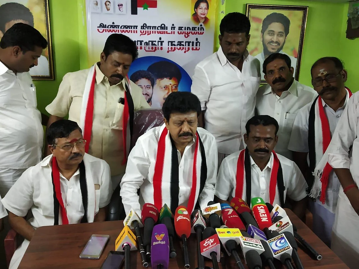 `அ.தி.மு.கவை சிதறச் செய்த விஷக்கிருமி தினகரன்!' - திவாகரன் சாடல்