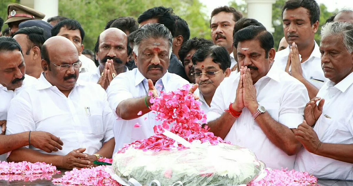 'இனி தமிழக வளர்ச்சிதான் குறிக்கோள்': அணிகள் இணைப்பை வாழ்த்திய மோடி! #LiveUpdate