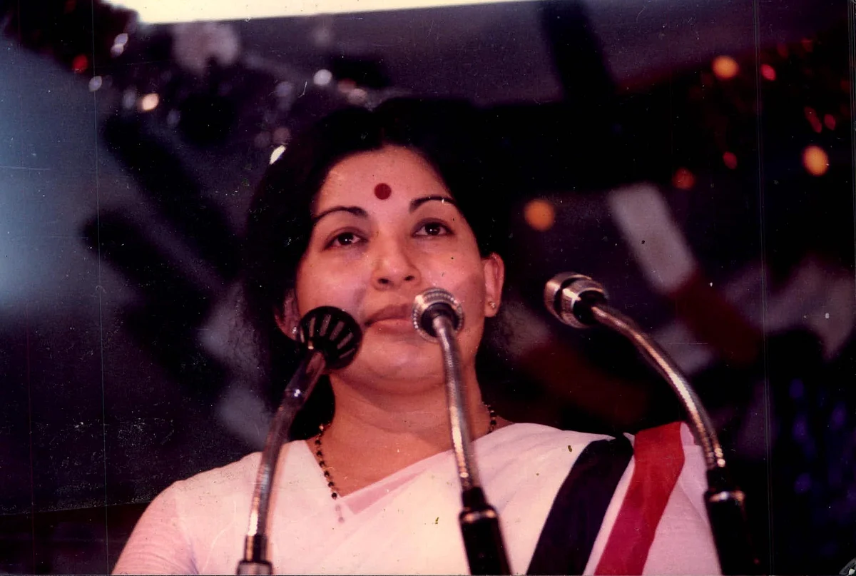 ”நடராசன், சசிகலா என் வேலைக்காரர்கள் அல்ல!”- படபடத்த ஜெயலலிதா - சசிகலா வீழ்ந்த கதை - அத்தியாயம் 10