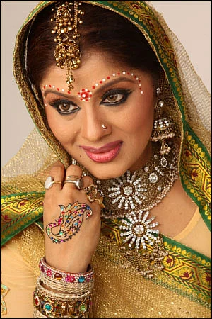 அள்ள அள்ளக் குறையாதே... ஆடை ஆபரண ஆசை!