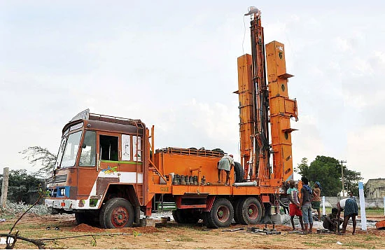 'போர்' வெல்! கமர்ஷியல் வாகனம்