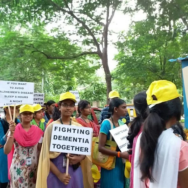 அல்சைமர் விழிப்புஉணர்வு தினம்! - பெசன்ட் நகர் பீச்சில் பிரமாண்ட வாக்கத்தான்!