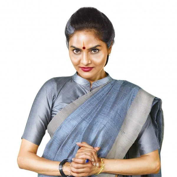 மதுபாலா, பாபி சிம்ஹா, சதீஷ் நடித்த 'அக்னி தேவி' பட ஸ்டில்ஸ்