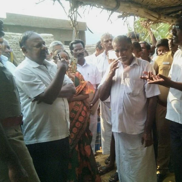 ``19 பேரைப் பலிவாங்கிய வெடிமருந்து ஆலையைச் செயல்படுத்தி எங்க கிராமத்தையே அழிக்க நினைக்கிறீங்களா?"