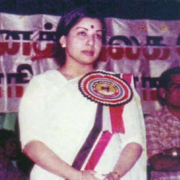 ஜெ.ஜெயலலிதா என்னும் நான்... - அம்மாவின் கதை - 15