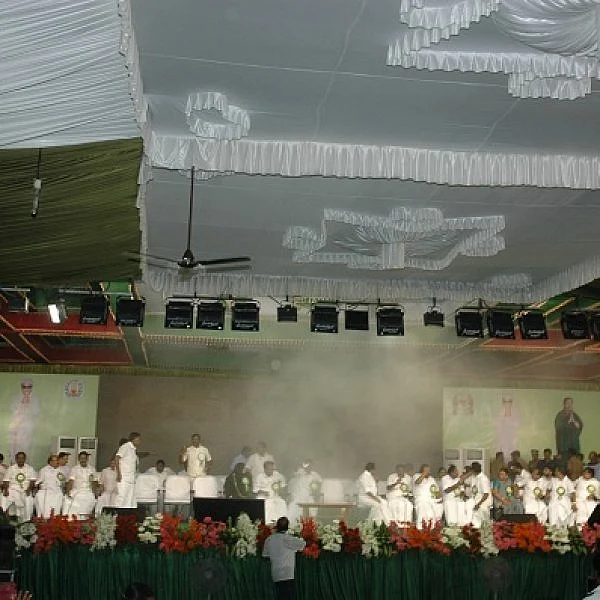 எம்.ஜி.ஆர் நூற்றாண்டு விழா மேடையில் தீ விபத்து!