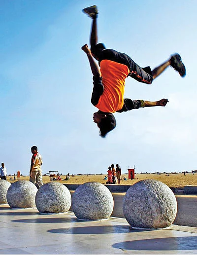 ஆண்பால் பெண்பால் அன்பால் - 33