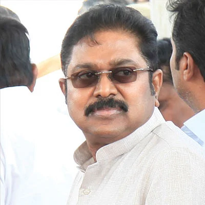 தினகரனும் திரைமறைவு திருவிளையாடலும்!