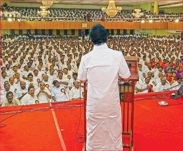 மிஸ்டர் கழுகு: நினைவு தவறிய கருணாநிதி... நிலை நிறுத்திய ஸ்டாலின்!